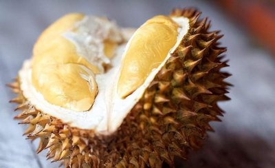 ​一个榴莲等于三只老母鸡 一个榴莲三只鸡的说法