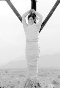 ​古代点天灯是什么意思,揭秘古代的点天灯刑法