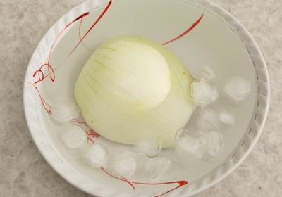 切洋葱不会流泪的方法 为什么切洋葱会流泪