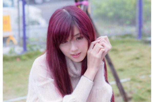 皮肤黑适合染什么头发 什么颜色头发适合黑皮肤人