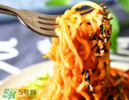 火鸡面热量高吗？三养火鸡面热量