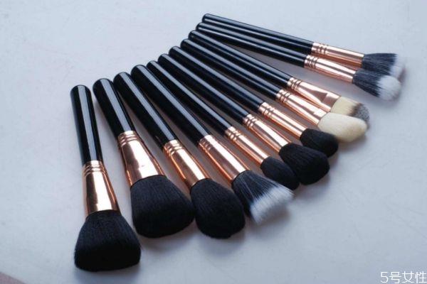 不经常清洗化妆刷的危害 为什么要清洗化妆刷