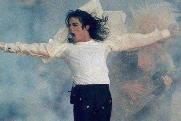 探秘迈克尔杰克逊演唱会死了多少人，有560人晕倒，23人因此离世  4