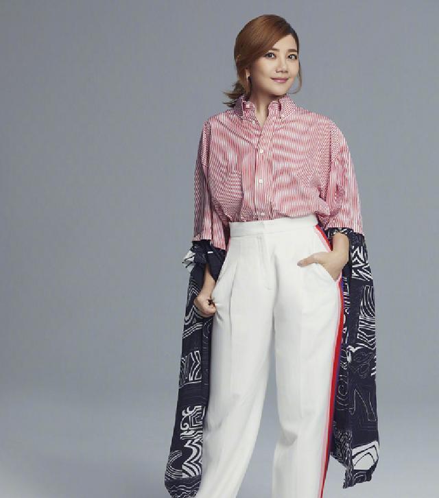 梁静茹原名叫梁翠萍,张艺兴叫这个,原来明星都接地气,哈哈哈