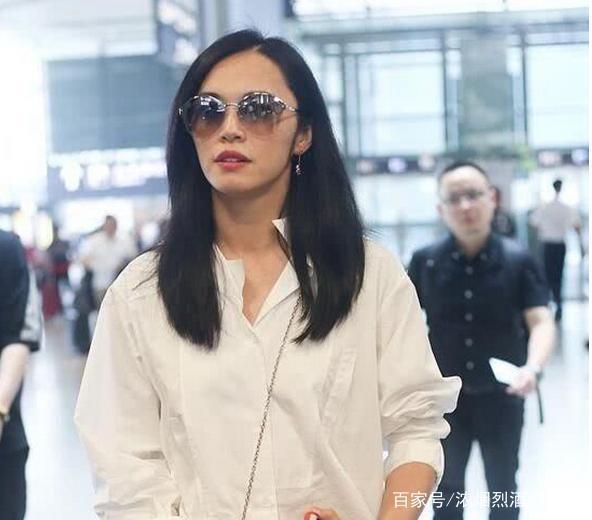 姚晨晒近照认不出,嘴巴却变了样路人缩唇术成功了特点没了