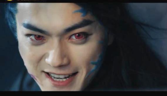 招摇：厉尘澜再次被封印后，招摇每天对着窥心境说话，靠思念度日