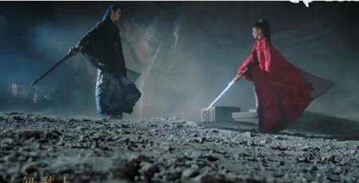 招摇：厉尘澜再次被封印后，招摇每天对着窥心境说话，靠思念度日