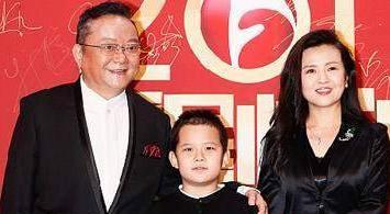 70岁王刚现身,天啦!这哪里看得出来年纪!