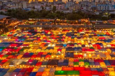 ​世界上最长的跳蚤市场：泰国乍都乍周末市场