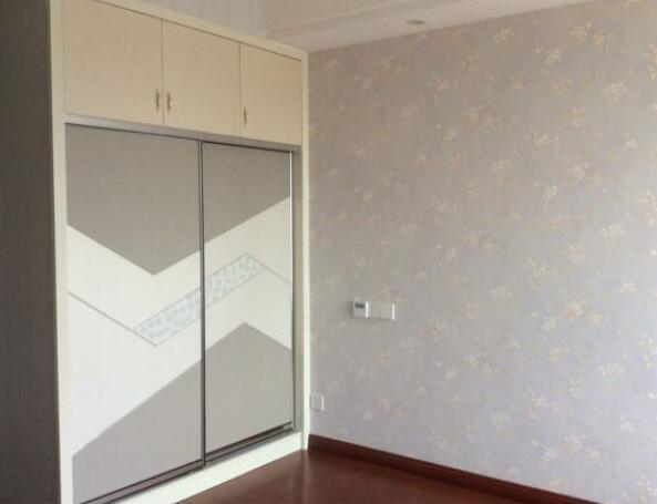 装修不听劝,全屋贴满了瓷砖,一到夏天就后悔了