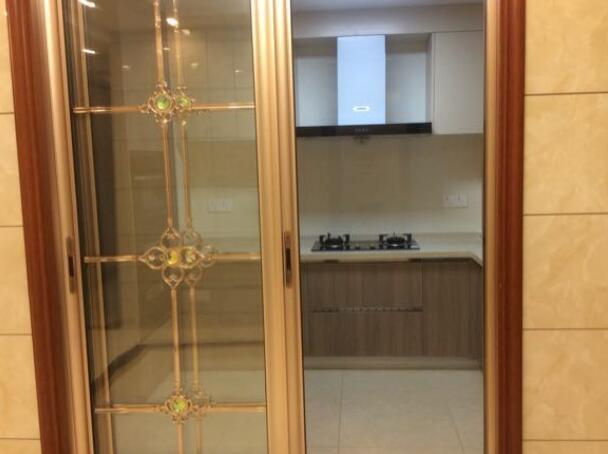 装修不听劝,全屋贴满了瓷砖,一到夏天就后悔了