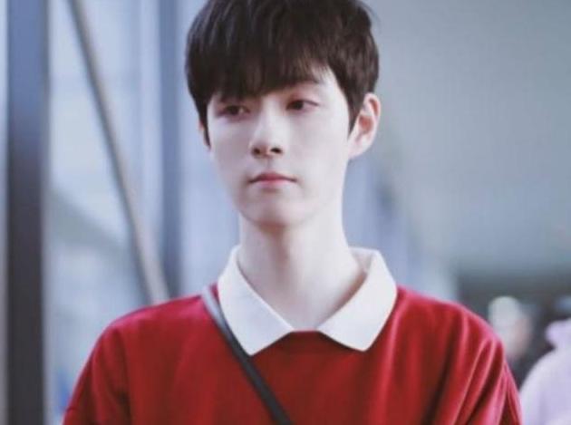 他是王思聪点名的朋友,李荣浩都不敢看他,他的来历到底有多大