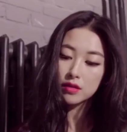 世界公认的“中国第一美女”，背景比韩雪深厚，却始终没走红