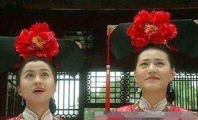 他是“黄金大坏人”, 没有毛发被嘲笑,老婆是还珠格格的她