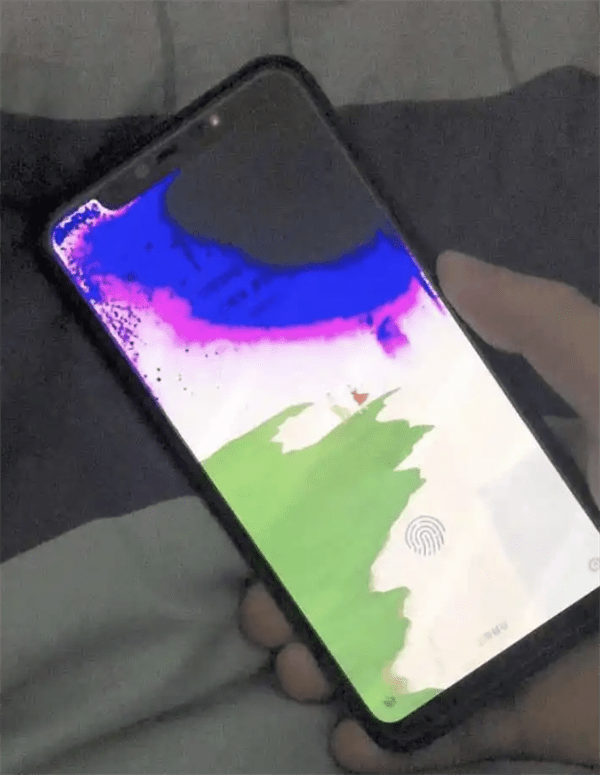 屏幕漏液是怎么回事(屏幕漏液会越来越大吗)