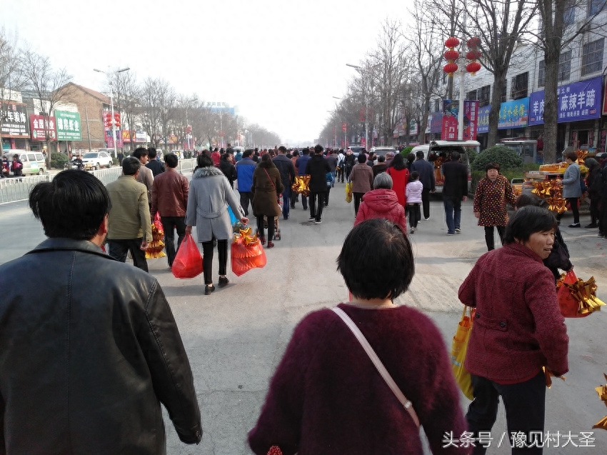 淮阳太昊陵有那么灵?实拍河南淮阳庙会,烧香许愿的人真不少