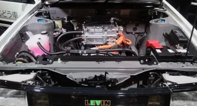 ae86是什么车 丰田复产拓海座驾AE86