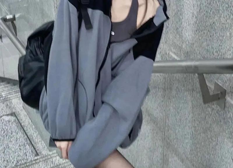 怎么跟一个陌生人在微信上聊天(怎么样和陌生人聊天聊自己产品)