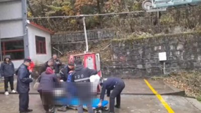 ​多名驴友穿越秦岭冰晶顶被困，2人不幸遇难 搜救队：非景区官方线路，遇难者未