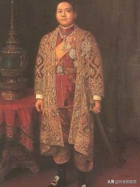至今统治泰国的朝代——曼谷王朝九代先王登基画像,全是明君英主