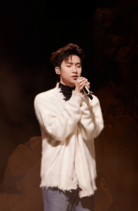 ​《青年π计划》吴青峰华晨宇点赞青年“真诚”能量