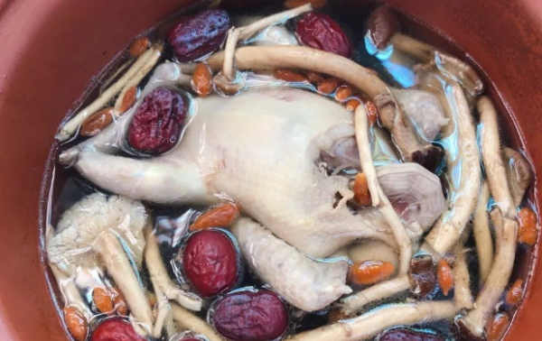 炖鸽子汤什么时候放姜,鸽子汤为什么不能放姜图1