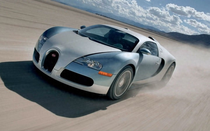 买不起,但可以欣赏,其实人家叫布加迪·威航,被国人改叫威龙