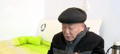 ​70岁退休教授和保姆租房住，遭原配怒斥，老教授：主要有三个原因