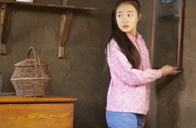 ​齐如意：凭“小花”一角成名，曾让亿万观众落泪，23岁美丽动人