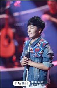 ​藏族小伙《隐形纪念》获赞天籁 谢霆锋《好声音》转身速度令学员颤抖