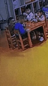 ​老师为孩子下跪拦车后续：家长和司机纷纷现身，而迎来了完美结局