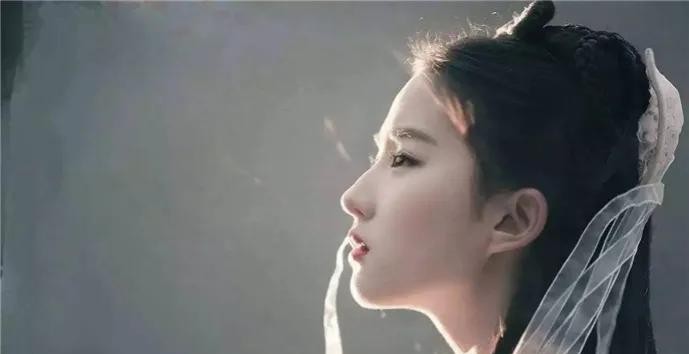 中国十大漂亮的女明星（娱乐圈女明星颜值前十名排行）