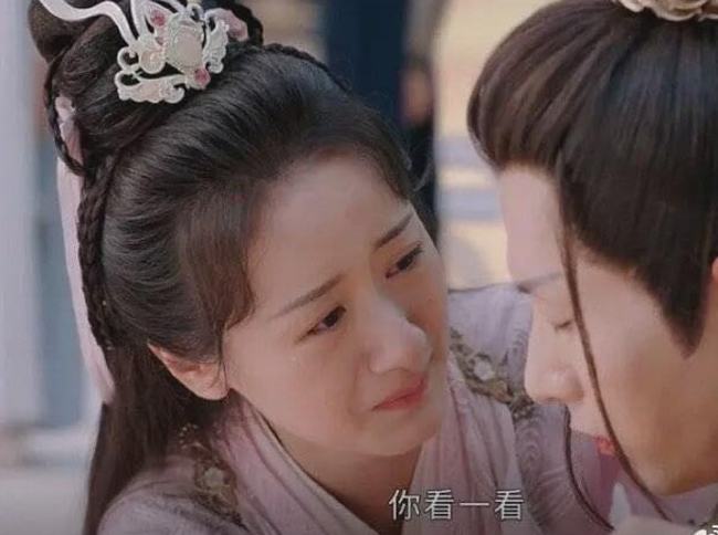 袁冰妍生图被嘲是低配版赵丽颖(袁冰妍又被指撞脸赵丽颖)