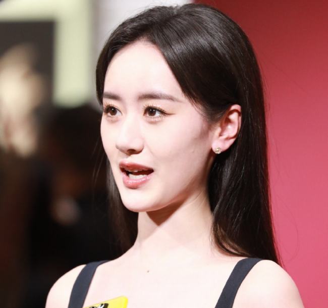 袁冰妍生图被嘲是低配版赵丽颖(袁冰妍又被指撞脸赵丽颖)