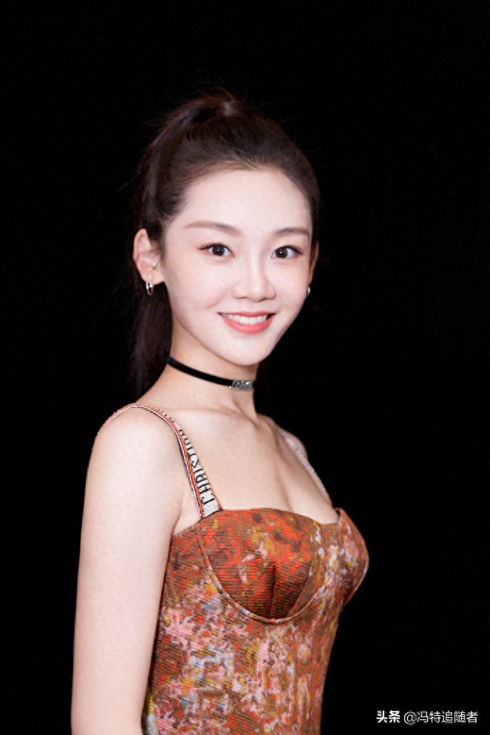 《芳华》女主角:苗苗,人美,怎么着都好看