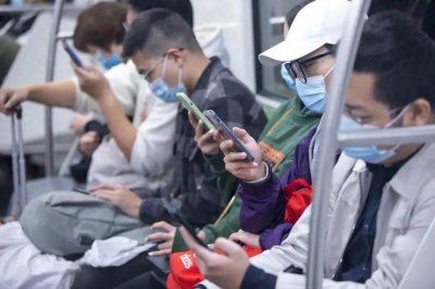 ​手机经常出现这些现象，说明你被＂监听＂了，早点关闭，摆脱监控