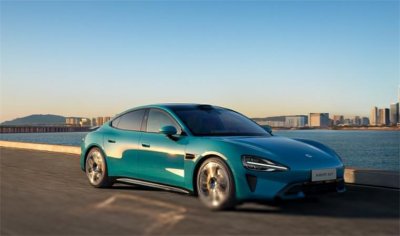 ​雷军驾驶小米汽车直播遭别车！称智驾研发每年成本超过20亿，目标是2024年内