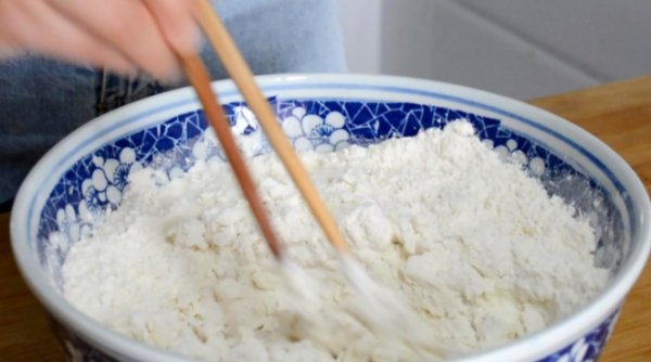 烫面油饼怎么做又软又好吃,烫面油饼怎么做又软又好吃窍门图4