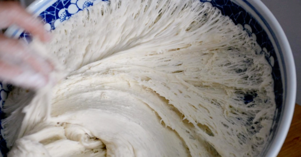 烫面油饼怎么做又软又好吃,烫面油饼怎么做又软又好吃窍门图8