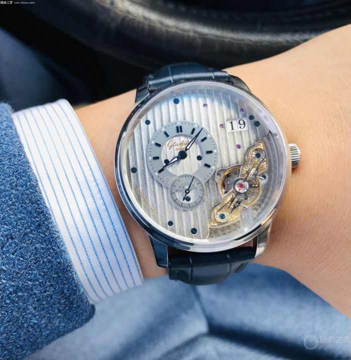 格拉苏蒂手表什么档次（格拉苏蒂原创年度热门表款盘点）