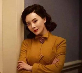 ​赵胤胤回应晒年轻女子亲密照，妻子陈数曾表示不要孩子只照顾好他