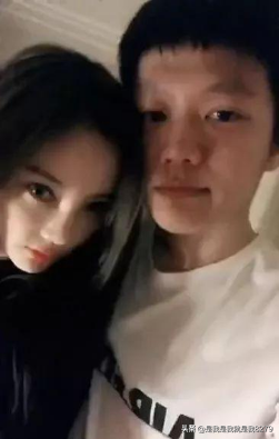 李小璐做头发事件是啥(李小璐做头发是怎么回事)