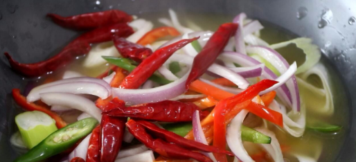 重庆椒麻鸡的正宗做法,重庆尖椒鸡的做法 最正宗的做法窍门图15