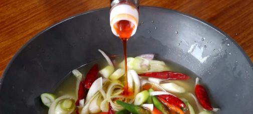 重庆椒麻鸡的正宗做法,重庆尖椒鸡的做法 最正宗的做法窍门图16