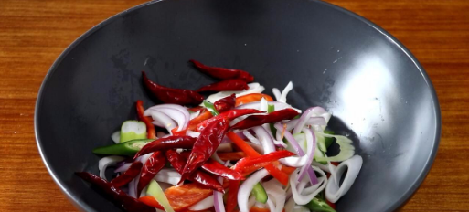 重庆椒麻鸡的正宗做法,重庆尖椒鸡的做法 最正宗的做法窍门图13