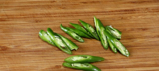 重庆椒麻鸡的正宗做法,重庆尖椒鸡的做法 最正宗的做法窍门图9