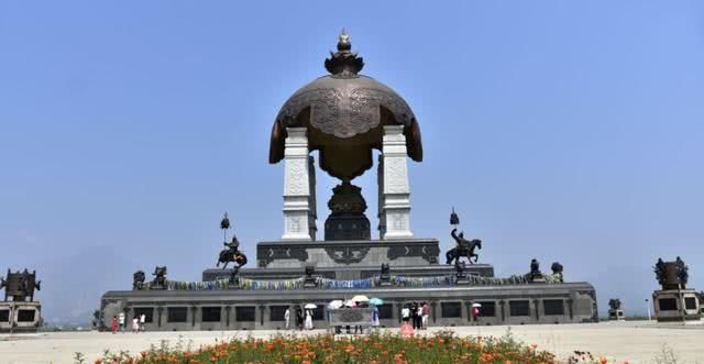 成吉思汗墓，成吉思汗的墓葬在哪里？图6