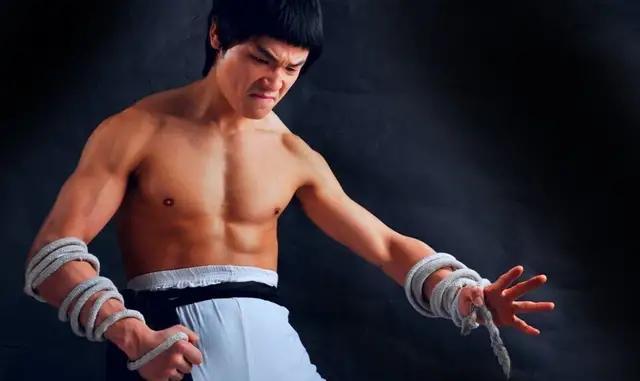 大佬眼中李小龙（沛县李小龙声称能一拳打倒陈国坤）(3)