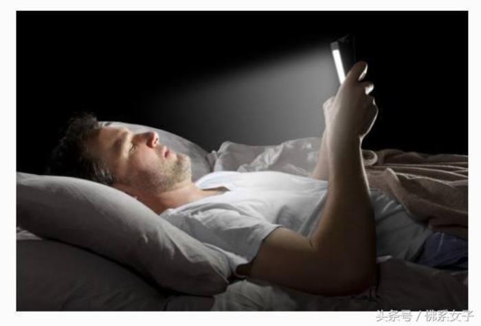 垃圾男人的表现（垃圾老公的十大特征）