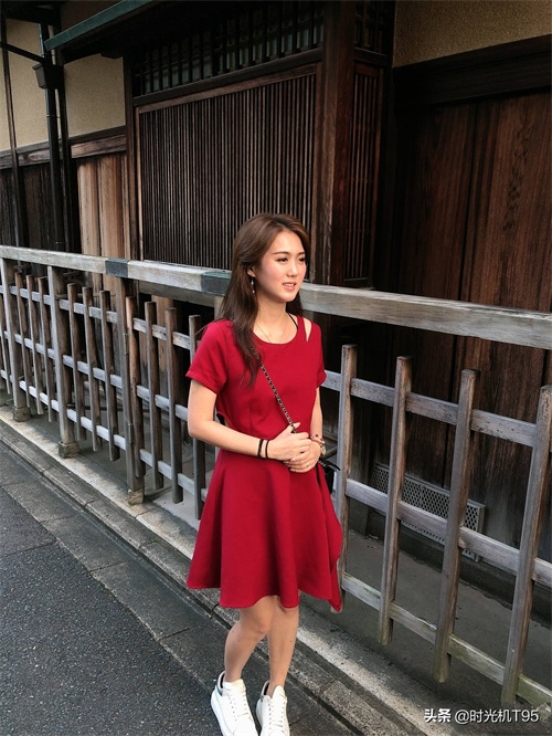 酸了，《外来媳妇本地郎》康天庥结婚一周年，两人超般配恩爱的